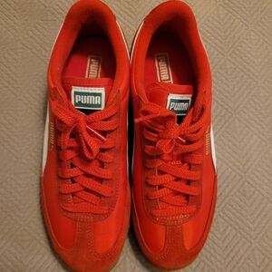 Puma NWT Women's Easy Rider Sneakers